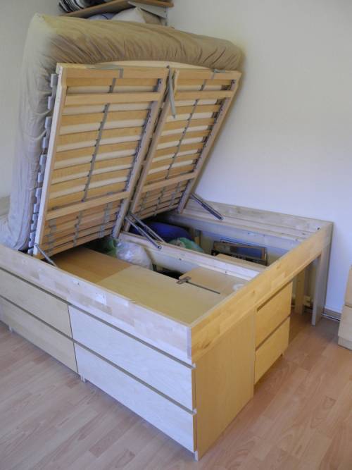 Un letto contenitore da IkeaHackers.net